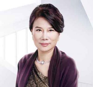 董明珠再连任格力电器董事长，计划将智能装备等业务分拆上市